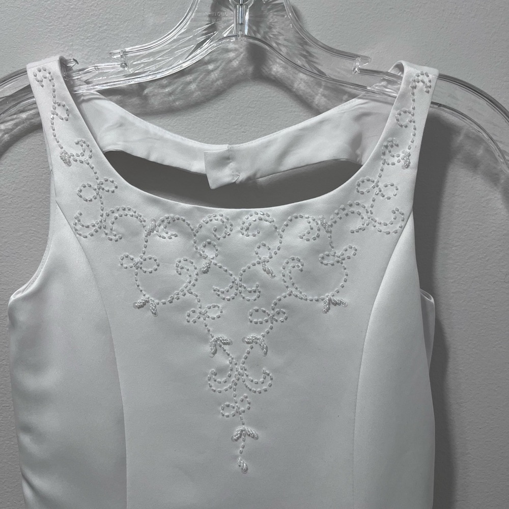 π€ Romantic Bridals Preloved Wedding Gown Vintage-Inspired - Picture 12 of 16